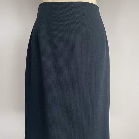 Alex Garfield’s Black Pencil Skirt - Picture 2 of 6